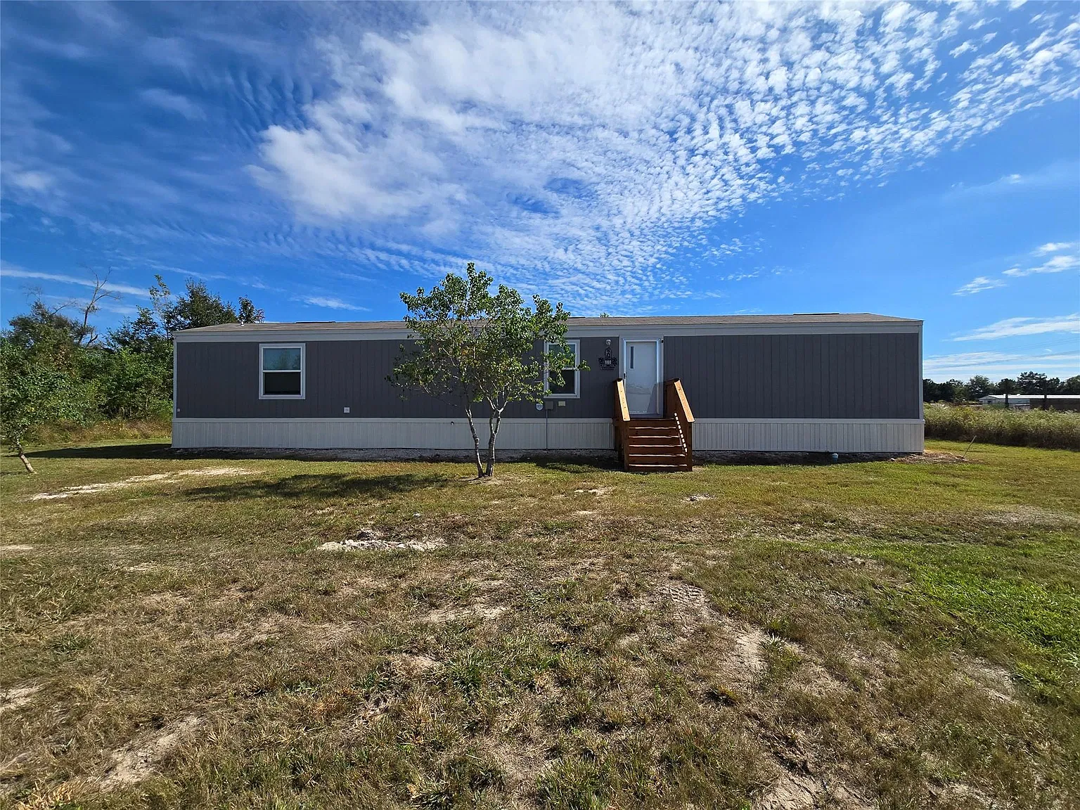 3 bed, 2.0 bath, 924 sqft, $1,200 — Photo 2