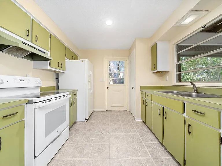 14644 SW 35th Terrace Rd — Photo 8