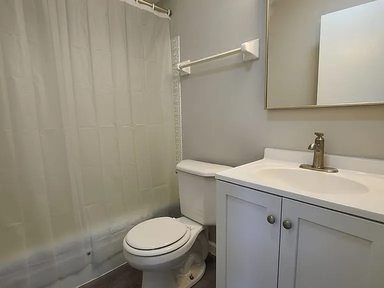 401-433 Donald Dr — Photo 10