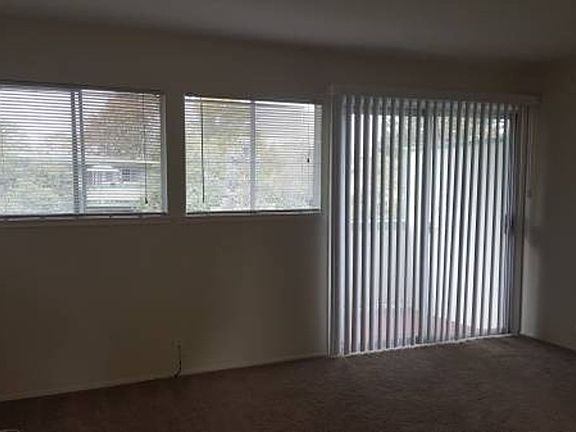 4th image of 565 S Norfolk St APT 5