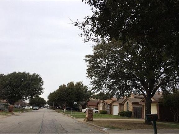5th image of 1712 Woodhall Way