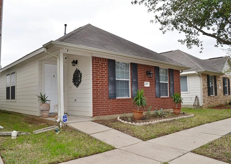 1st image of 6439 Mountain Pines Ln