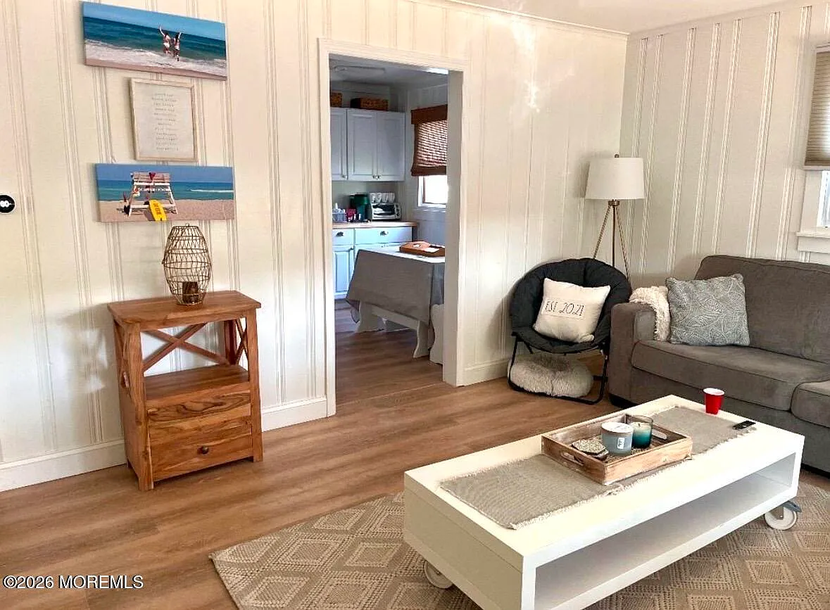 3 bed, 1020 sqft, $2,950 — Photo 3