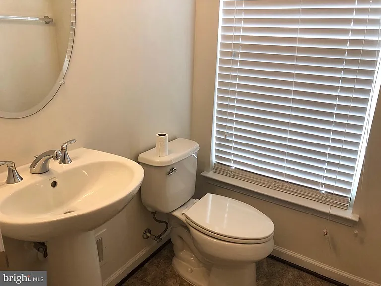 8323 Heritage Crossing Ct — Photo 17