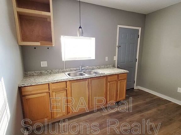 2nd image of 266 W Park Ave
