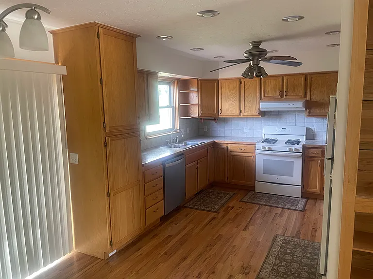 1222 Lake Forest Cir — Photo 20