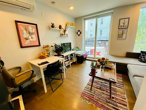 3rd image of 28 Wilson Ave #2BA