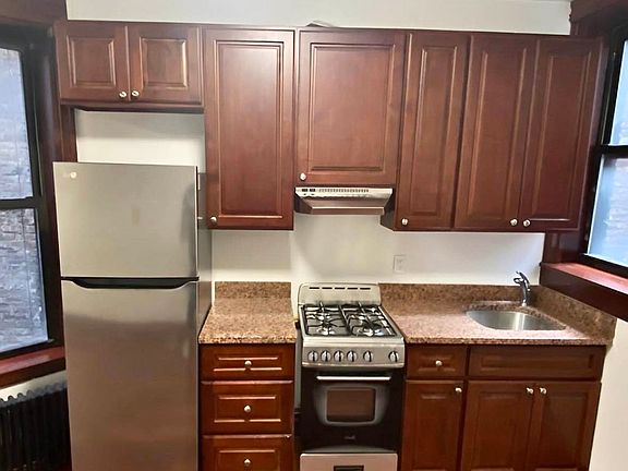 5th image of 114 E 97th St APT 5E