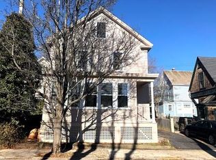 13 Chestnut St, Newport, RI 02840