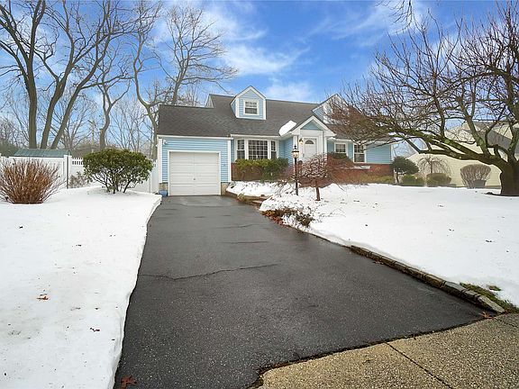 2nd image of 22 Ellen Pl