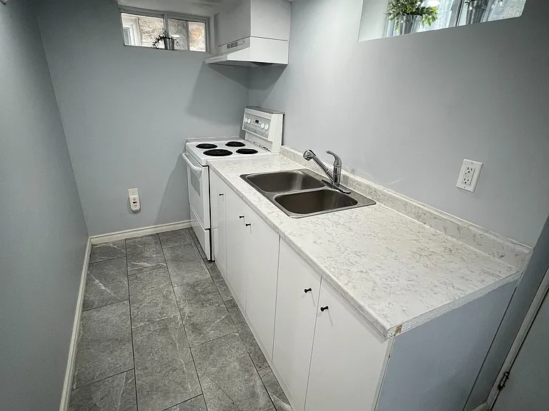 102 Barton Ave #BASEMENT — Photo 2