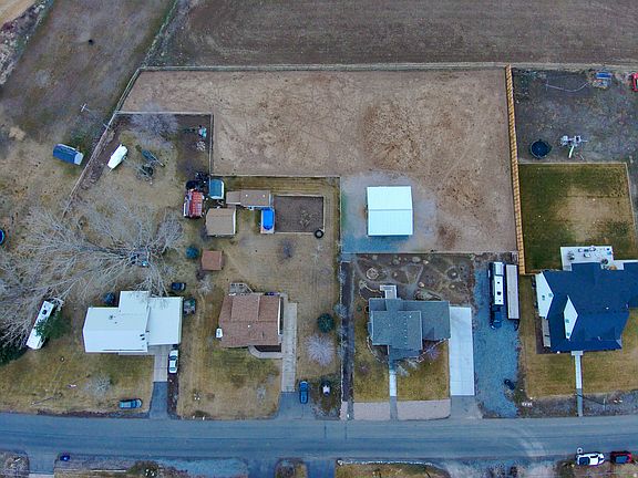 3rd image of 681 W Island Rd