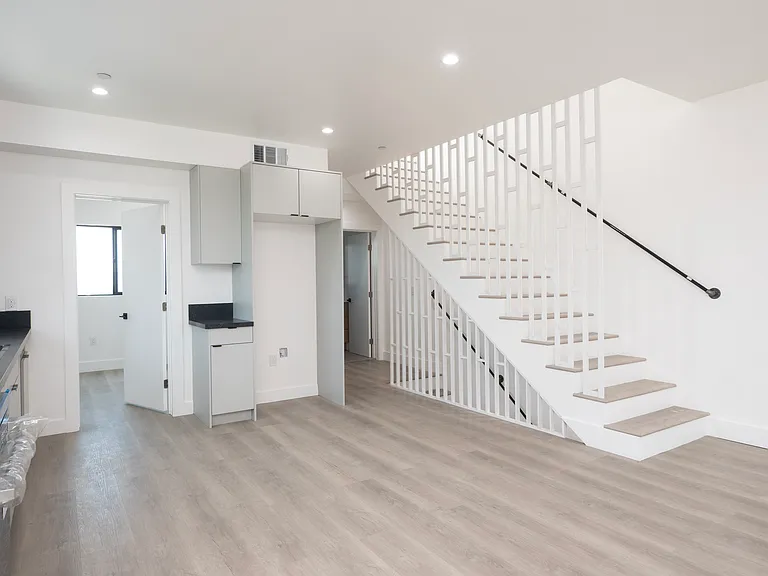1571 Ricardo St #1 — Photo 25