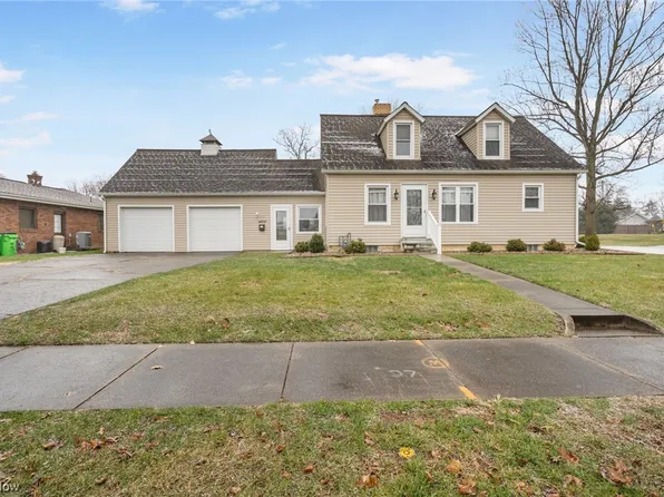 222 W 22nd St, Dover, OH 44622