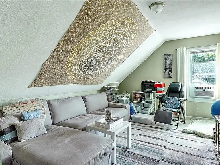 8-10 Sanford Ave #3 — Photo 4