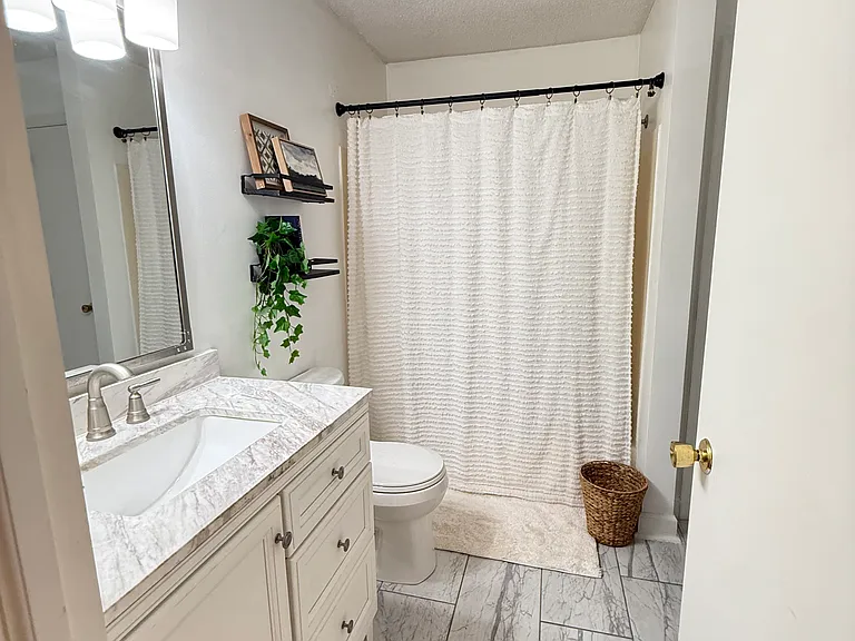 4910 Pleasant St #16 — Photo 5