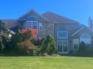 11 Redwood Ln, Miller Place, NY