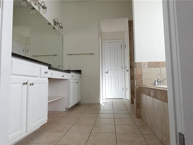 1921 Binnies Way — Photo 19
