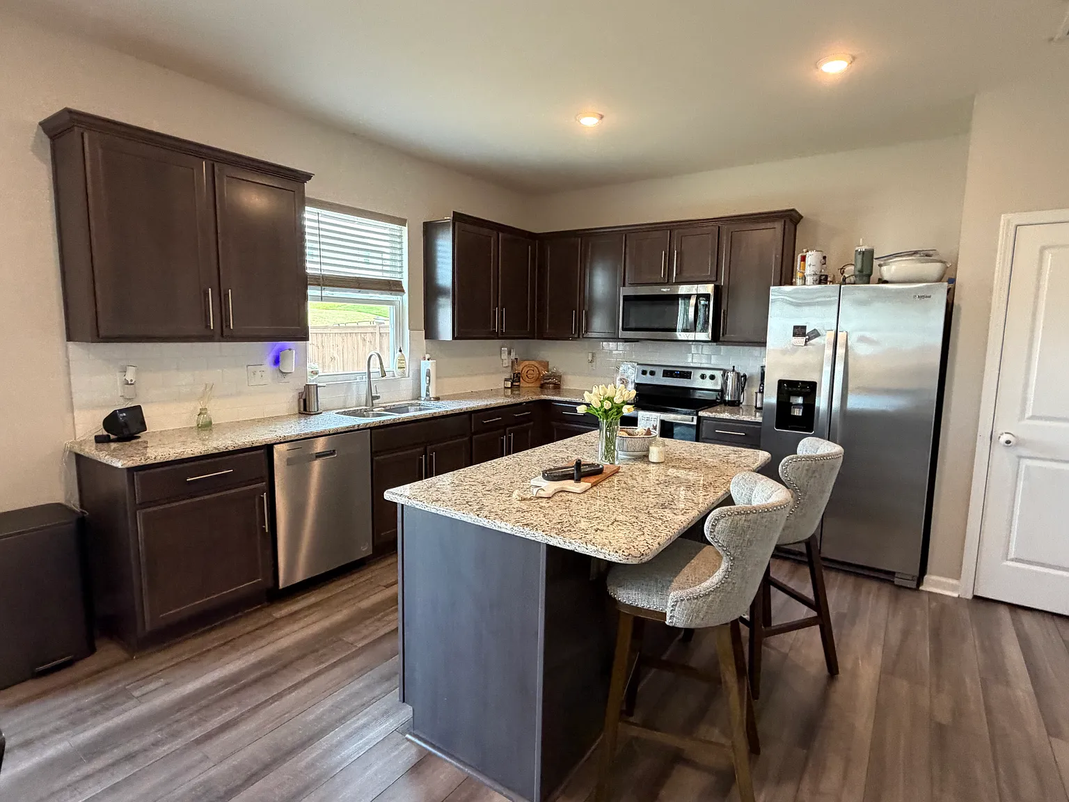 3 bed, 2.5 bath, 2083 sqft, $917 — Photo 3