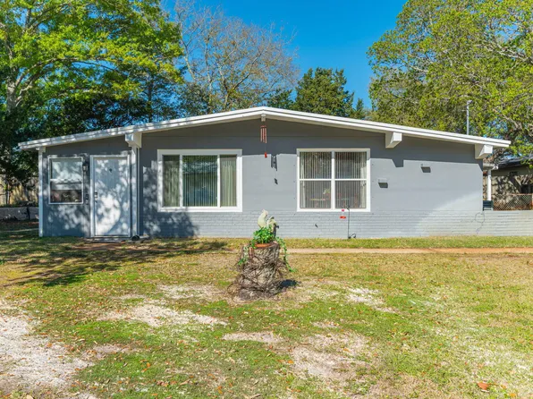 611 Shrewsbury Rd, Mary Esther, FL 32569