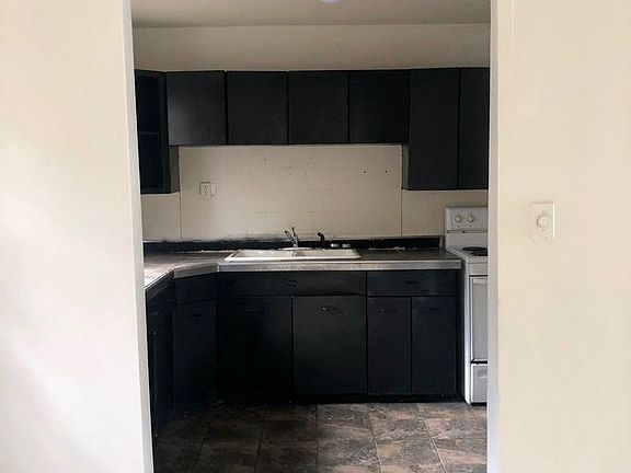 4th image of 1721 Carll St