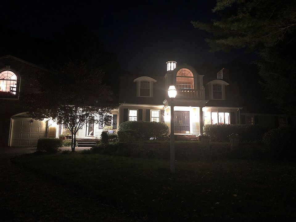2nd image of 31 Raccoon Hill Rd