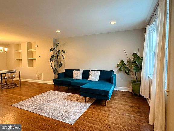 3rd image of 3907 Rexmere Rd