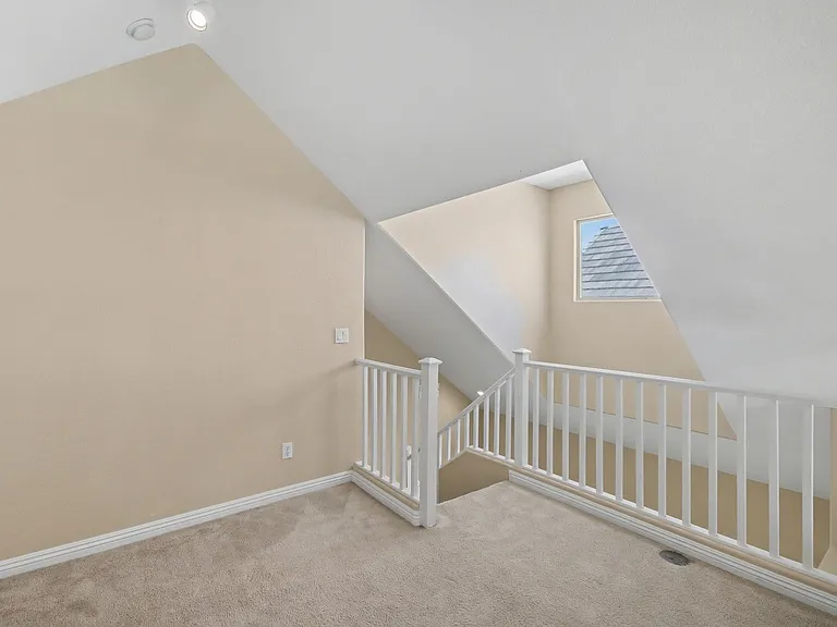 9221 Worsley Park Pl — Photo 31