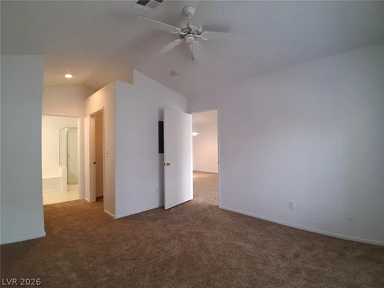 7802 Kings Cove Ct — Photo 5