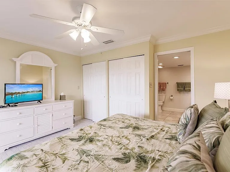 1125 W Peppertree Dr #605 — Photo 17