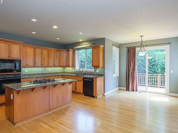 4th image of 3093 Kensington Ct