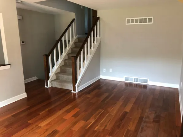 21690 Mary Lynn Dr #21690, Brookfield, WI 53045