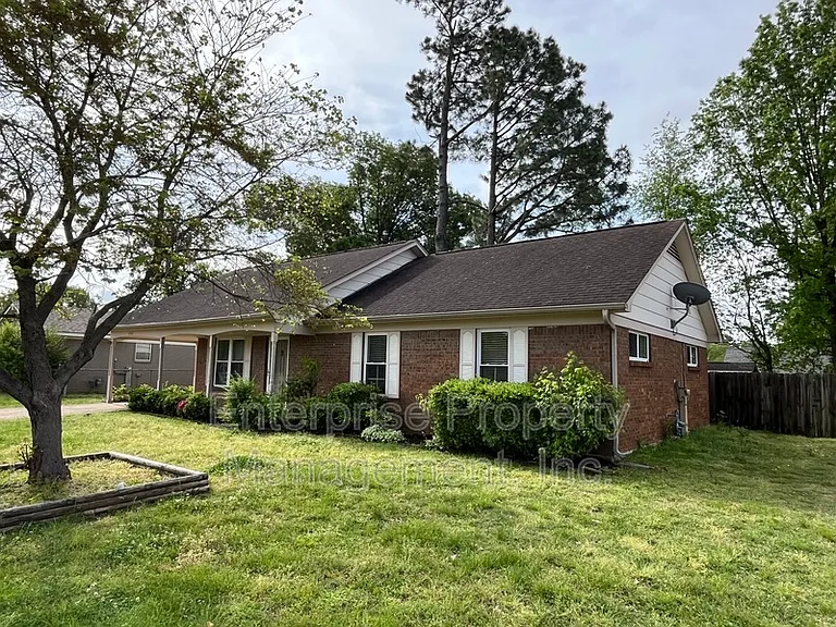 6967 Dawnhill Rd — Photo 3