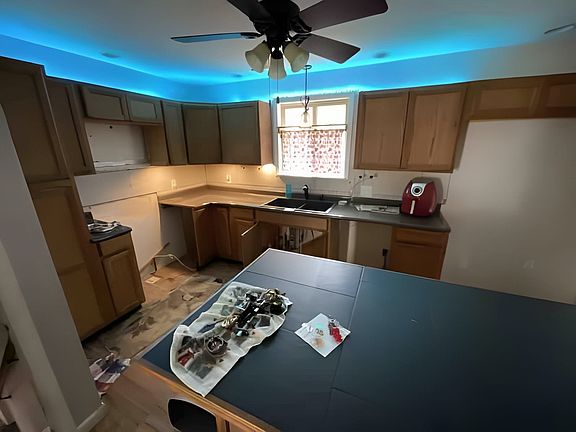 4th image of 891 Goist Ln