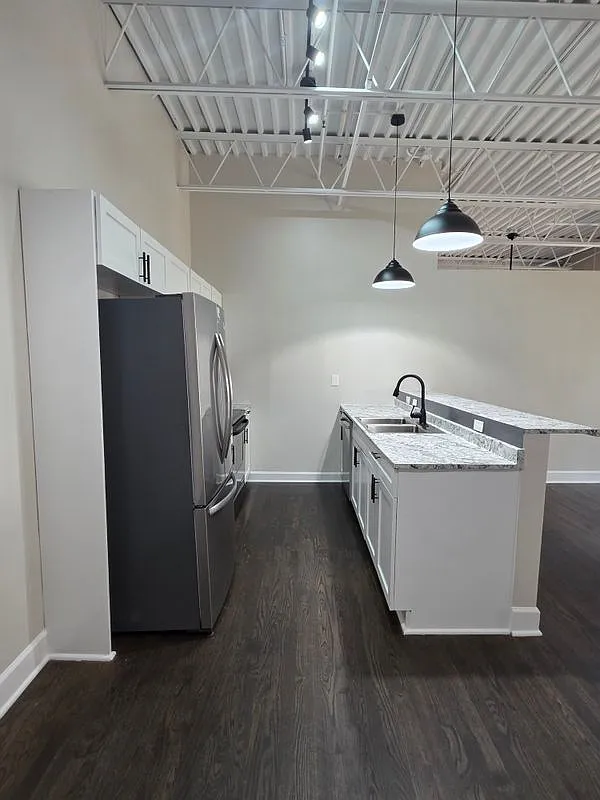 1 bed, 1.5 bath, 991 sqft, $1,700 — Photo 2