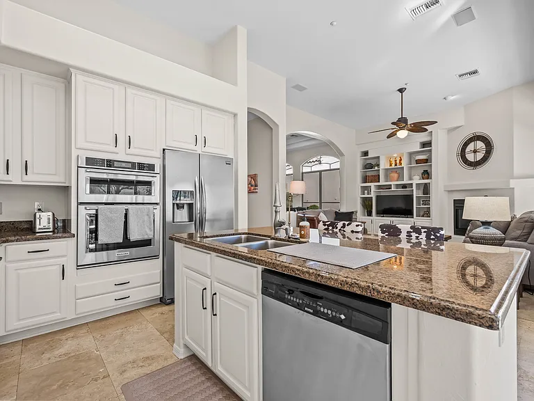 11479 E Beck Ln — Photo 15