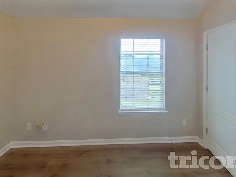 552 Howell Dr — Photo 12
