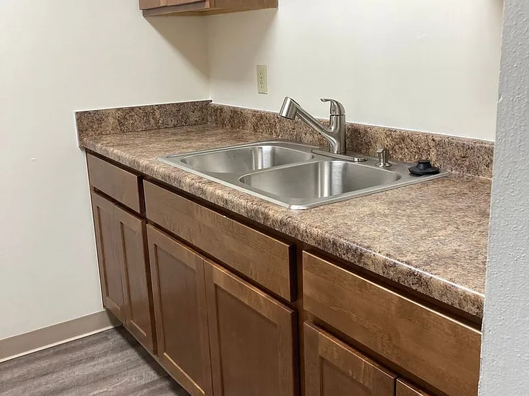 1320-1322 W Meadows Dr — Photo 20