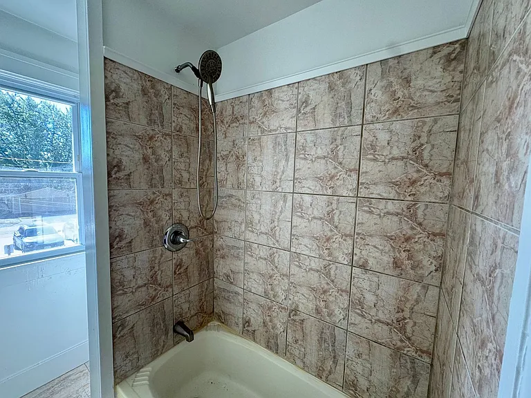 410 W 15th Ave — Photo 7