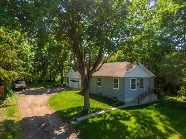 720 Wayzata Blvd E, Wayzata, MN 55391