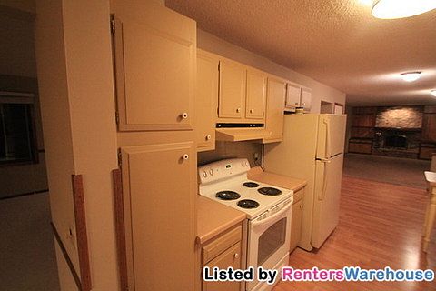 3rd image of 4204 Victoria St N