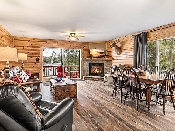 3rd image of 10562 Forest Circle Drive
