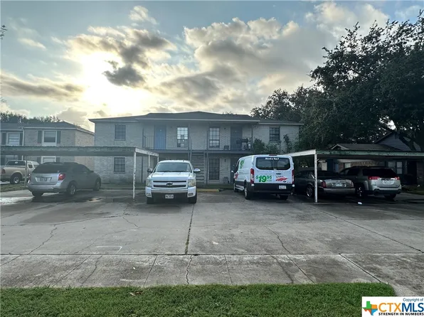 204 Regency Ave, Victoria, TX 77904