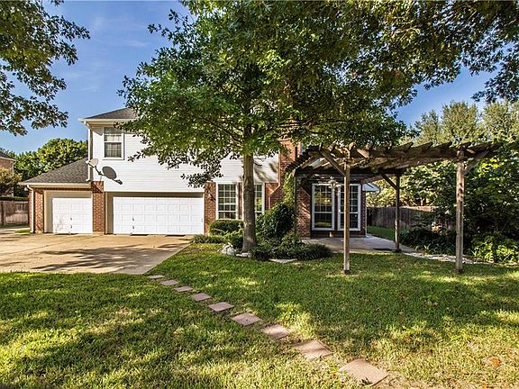 3rd image of 6821 Glen Meadow Dr