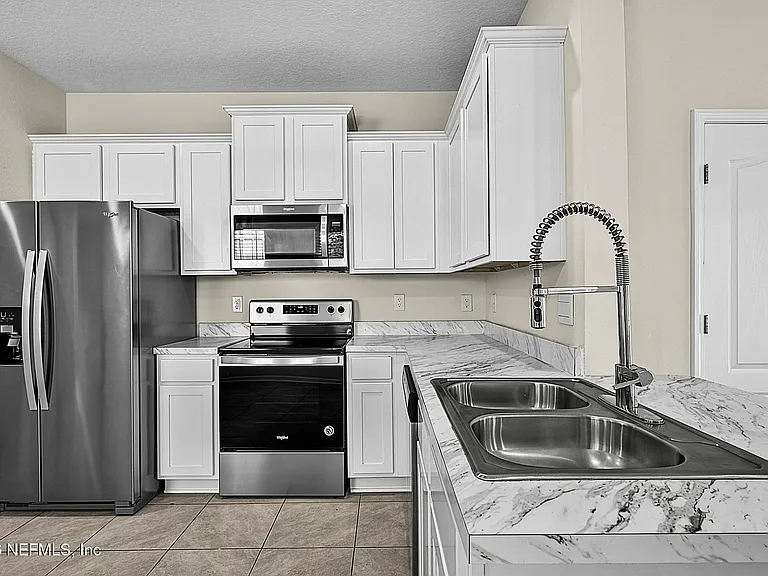7739 Legacy Trl — Photo 10