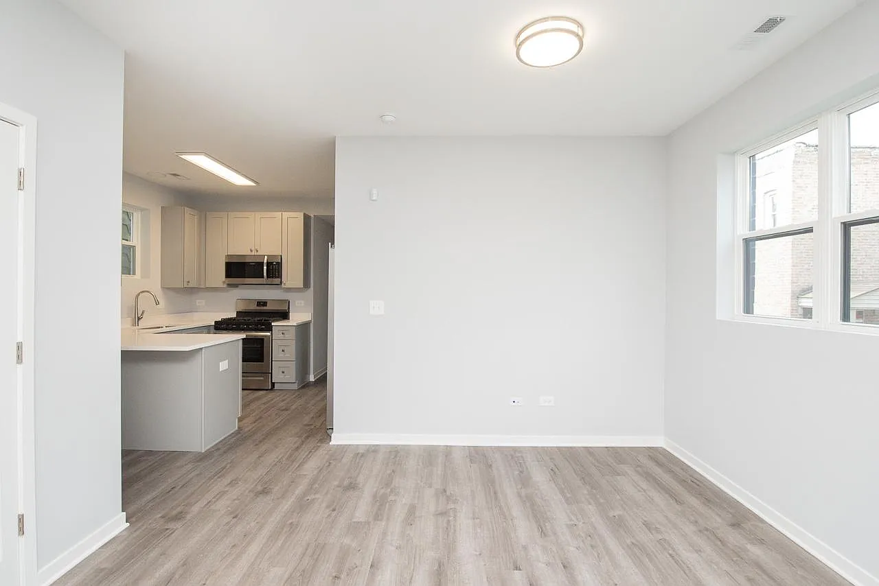1713 W Cullerton St — Photo 4