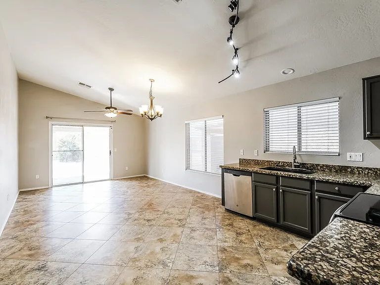 31318 N Shale Dr — Photo 8