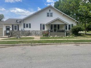 1321 E 5th Ave, Winfield, KS 67156