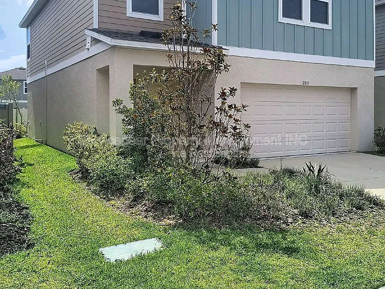 12937 Camarillo Pl — Photo 3