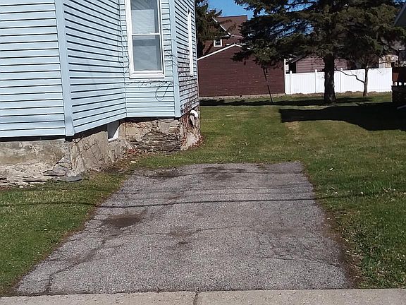 2nd image of 70 E Washington St